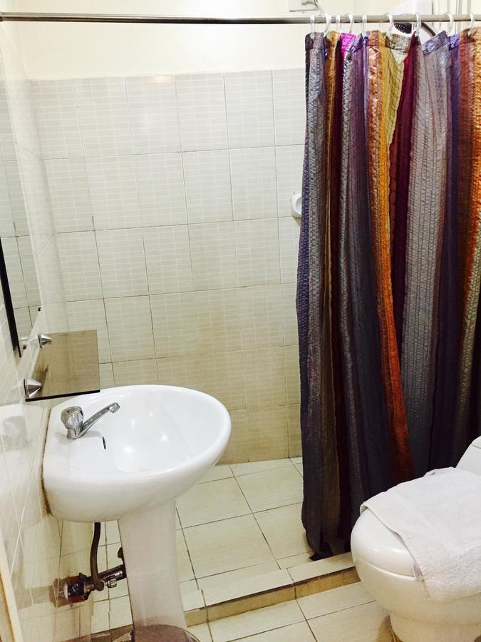 Residencia San Vicente - Pasay -Budget Hotel Манила Экстерьер фото